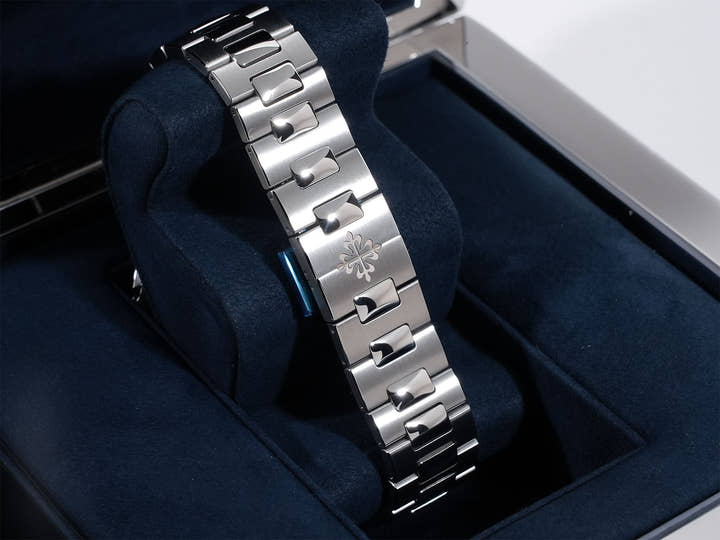 パテックフィリップ キュビタス Ref.5821/1A-001 ステンレススチール グリーン文字盤