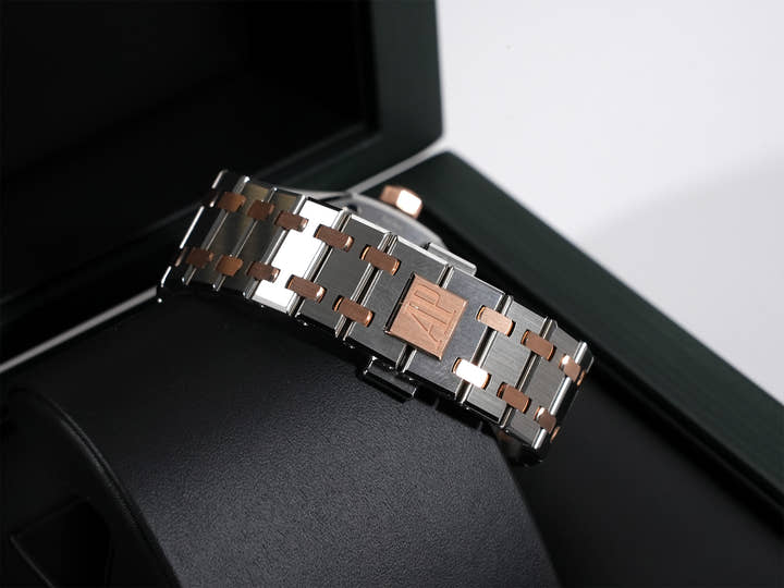 オーデマピゲ ロイヤルオーク Ref.15550SR.OO.1356SR.02 ステンレススチール/ピンクゴールド シルバー文字盤