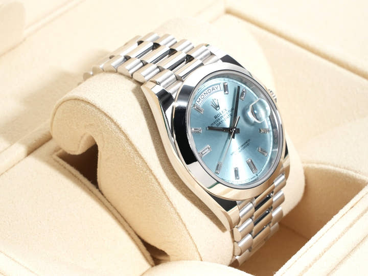 ロレックス デイデイト40 Ref.228206A プラチナ アイスブルー文字盤