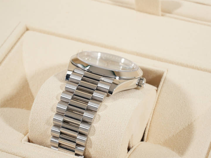 ロレックス デイデイト40 Ref.228206A プラチナ アイスブルー文字盤