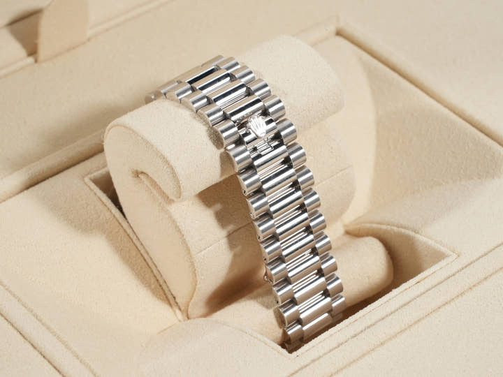 ロレックス デイデイト40 Ref.228206A プラチナ アイスブルー文字盤