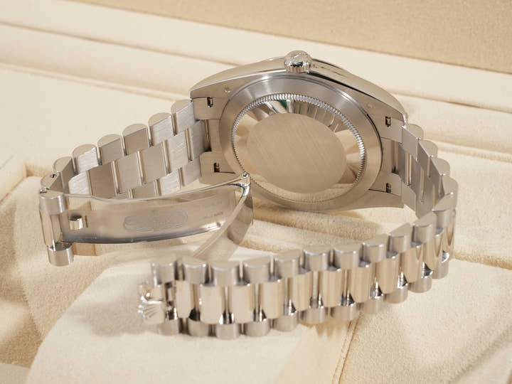 ロレックス デイデイト40 Ref.228206A プラチナ アイスブルー文字盤