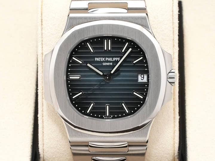 パテックフィリップ ノーチラス Ref.5711/1A-010 ステンレススチール ブルー文字盤