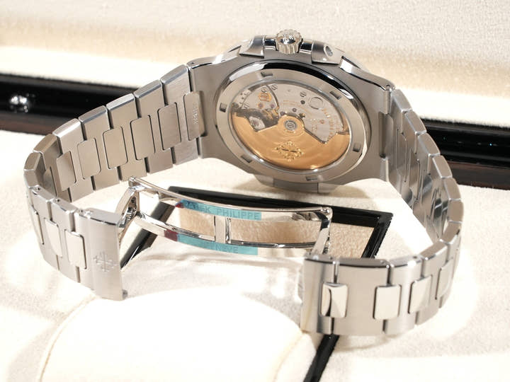 パテックフィリップ ノーチラス Ref.5711/1A-010 ステンレススチール ブルー文字盤