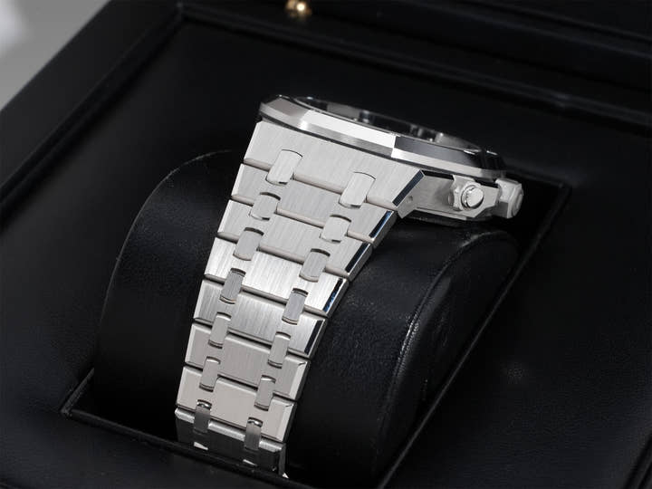 オーデマピゲ ロイヤルオーク クロノグラフ Ref.26239BC.OO.1220BC.01 ホワイトゴールド ブルー文字盤