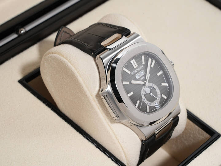 パテックフィリップ ノーチラス アニュアルカレンダー ムーンフェイズ Ref.5726A-001 ステンレススチール ブラック文字盤