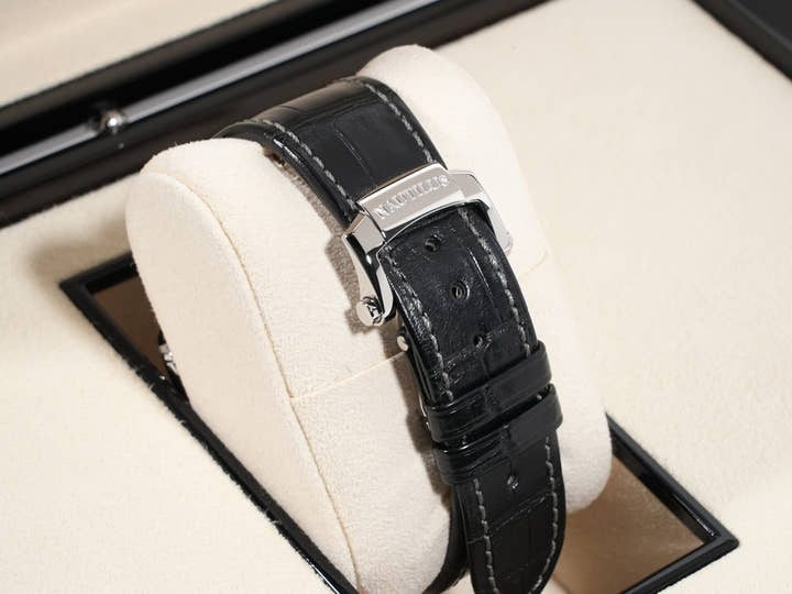 パテックフィリップ ノーチラス アニュアルカレンダー ムーンフェイズ Ref.5726A-001 ステンレススチール ブラック文字盤