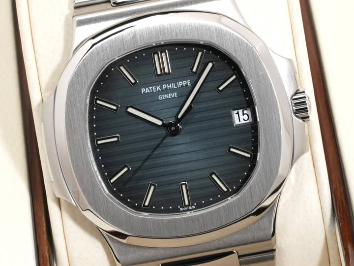 パテックフィリップ ノーチラス Ref.5711/1A-001 ステンレススチール ブルー文字盤