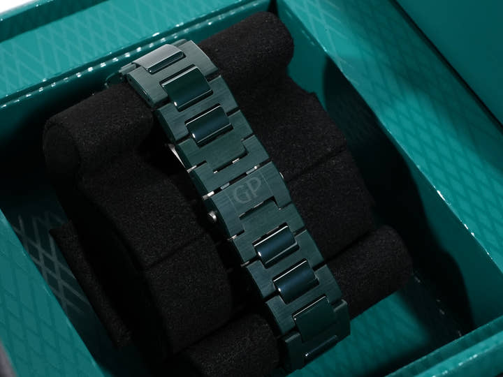 ジラールペルゴ ロレアート 42 MM グリーンセラミック アストンマーティン エディション Ref.81010-32-3081-1CX GREEN CERAMIC グリーン文字盤 未使用 updwxip4