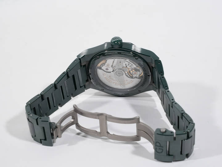 ジラールペルゴ ロレアート 42 MM グリーンセラミック アストンマーティン エディション Ref.81010-32-3081-1CX GREEN CERAMIC グリーン文字盤 未使用 updwxip4