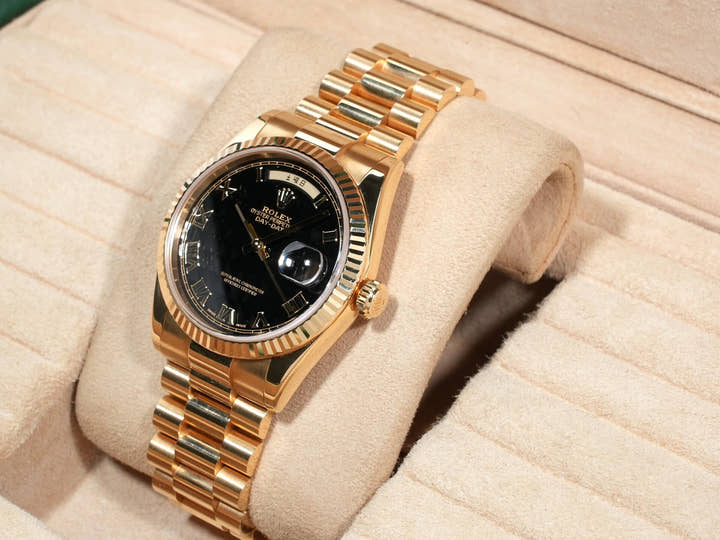 ロレックス デイデイト36 Ref.118238 イエローゴールド ブラック ピラミッド文字盤