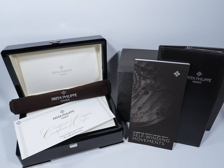 パテックフィリップ カラトラバ Ref.5296R-010 ローズゴールド アイボリー文字盤