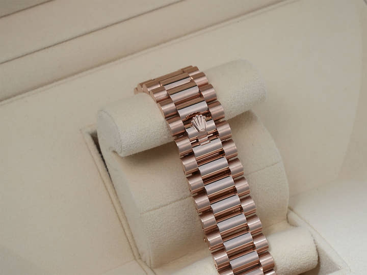 ロレックス デイデイト40 Ref.228235A エバーローズゴールド ダイヤモンド入りアイゼンキーゼル文字盤