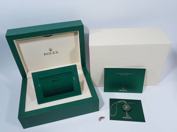 ロレックス デイデイト40 Ref.228235A エバーローズゴールド ダイヤモンド入りアイゼンキーゼル文字盤