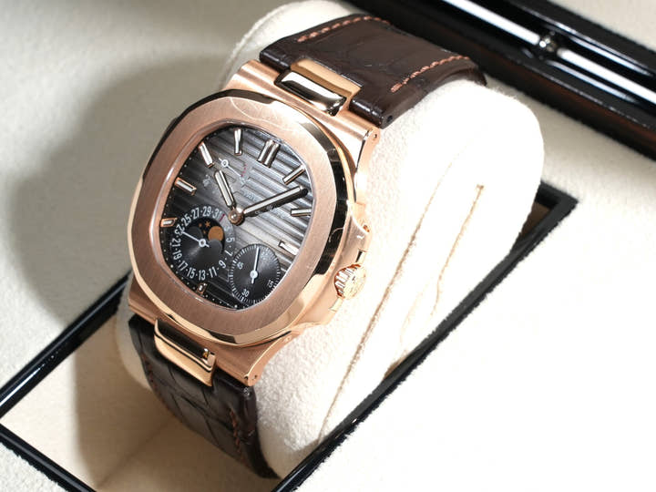 パテックフィリップ ノーチラス Ref.5712R-001 ローズゴールド ブラック ブラウン文字盤