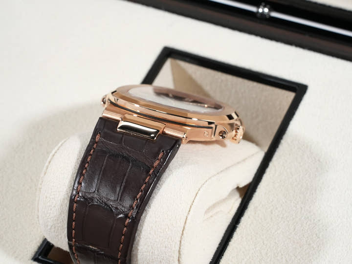 パテックフィリップ ノーチラス Ref.5712R-001 ローズゴールド ブラック ブラウン文字盤