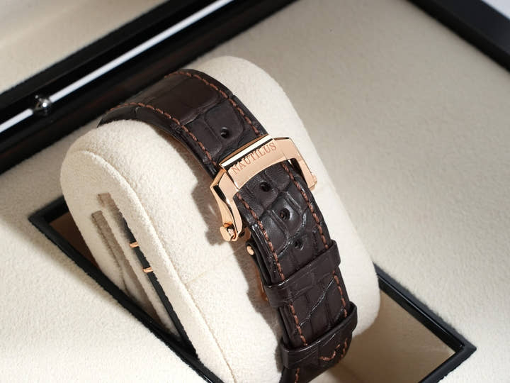 パテックフィリップ ノーチラス Ref.5712R-001 ローズゴールド ブラック ブラウン文字盤