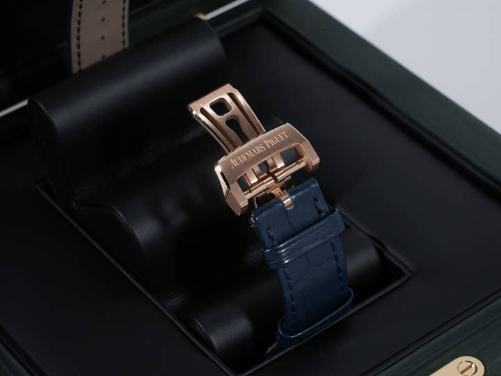 オーデマピゲ ロイヤルオーク クロノグラフ Ref.26240OR.OO.D315CR.02 ピンクゴールド ナイトブルー文字盤