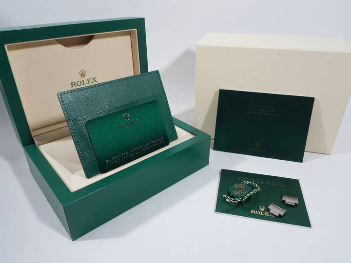 ロレックス サブマリーナー デイト Ref.116610LV ステンレススチール グリーン文字盤