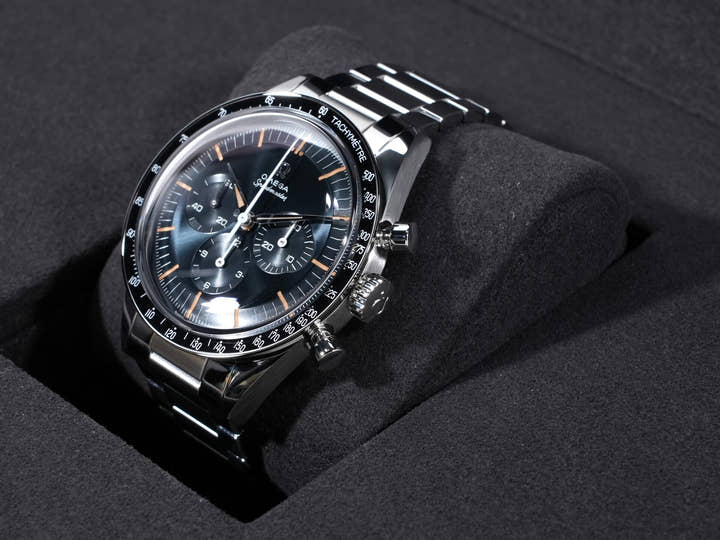 オメガ スピードマスター ファースト オメガ イン スペース Ref.310.30.40.50.06.001 ブルーグレー文字盤 未使用 fvs5na9r