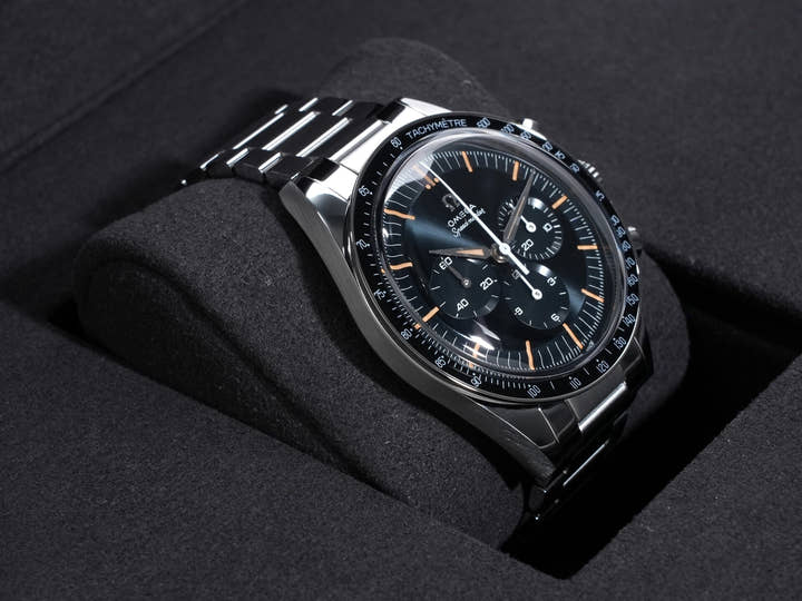 オメガ スピードマスター ファースト オメガ イン スペース Ref.310.30.40.50.06.001 ブルーグレー文字盤 未使用 fvs5na9r