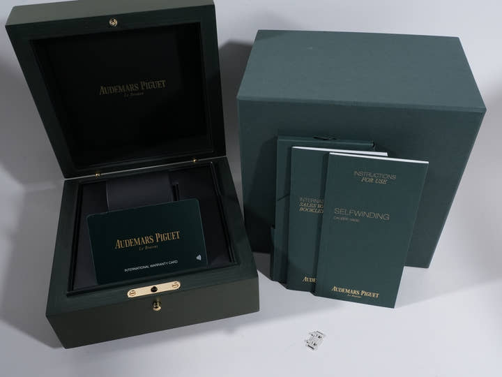 Audemars Piguet Royal Oak Frosted Gold Ref. 77353BC.GG.1263BC.01 White Gold Light Blue Dial