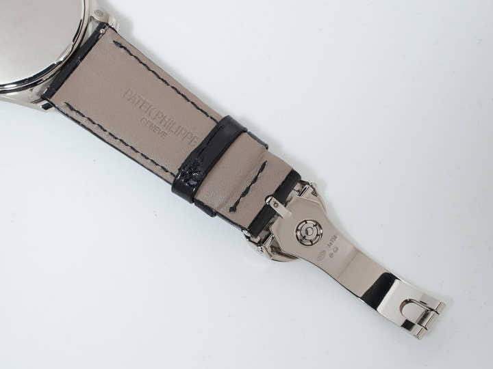 Patek Philippe Calatrava Ref. 5196G-001 White Gold Silver Dial