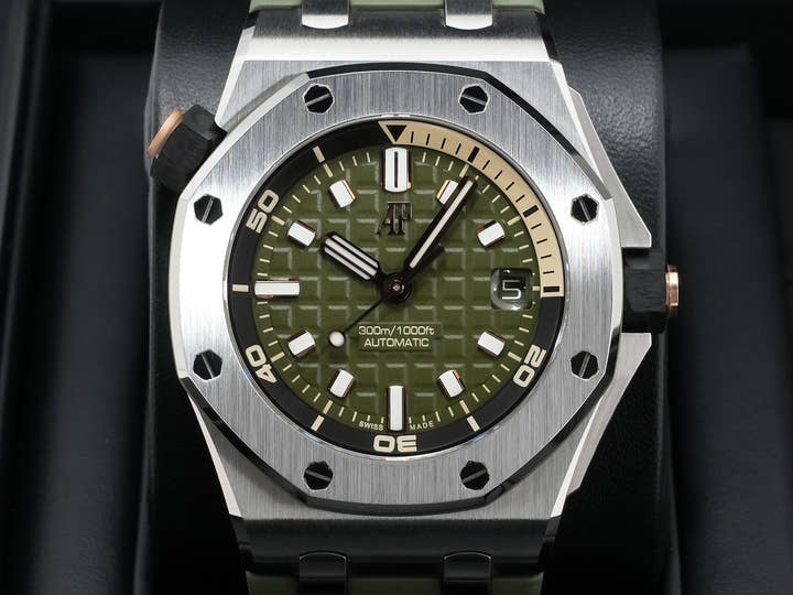 Audemars Piguet Royal Oak Offshore Diver Ref. 15720ST.OO.A052CA.01 Stainless Steel Khaki Green Dial