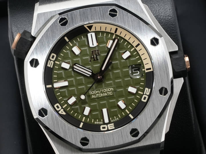 Audemars Piguet Royal Oak Offshore Diver Ref. 15720ST.OO.A052CA.01 Stainless Steel Khaki Green Dial