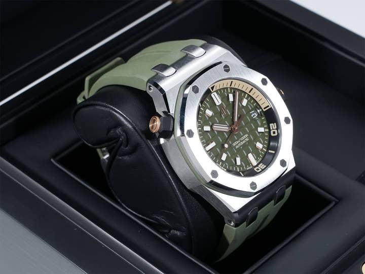 Audemars Piguet Royal Oak Offshore Diver Ref. 15720ST.OO.A052CA.01 Stainless Steel Khaki Green Dial