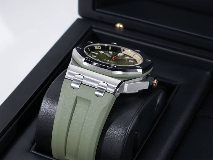 Audemars Piguet Royal Oak Offshore Diver Ref. 15720ST.OO.A052CA.01 Stainless Steel Khaki Green Dial