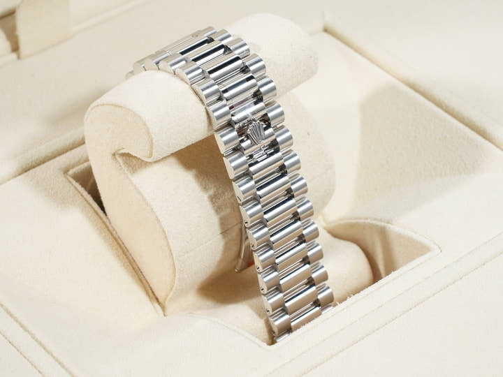 ロレックス デイデイト40 Ref.228206 プラチナ アイスブルー文字盤