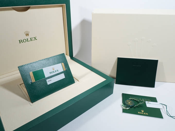 ロレックス デイデイト40 Ref.228206 プラチナ アイスブルー文字盤