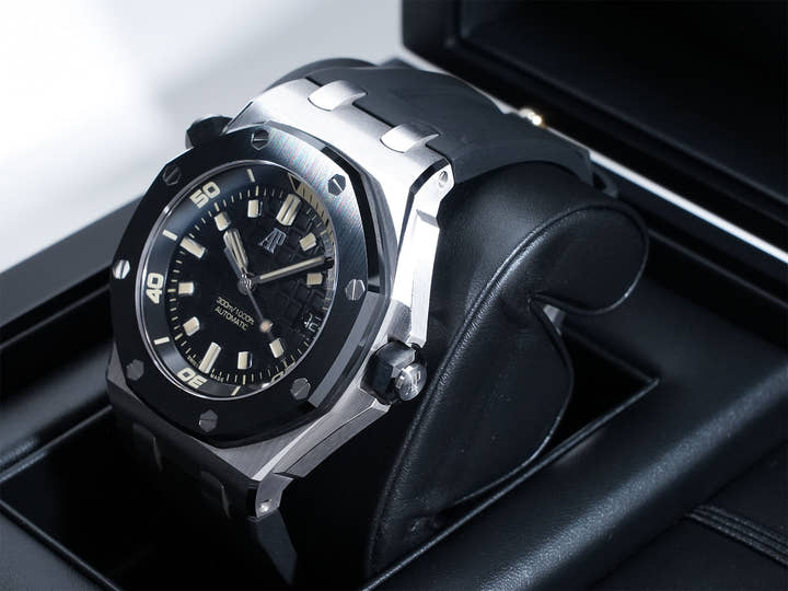 Audemars Piguet Royal Oak Offshore Diver Ref. 15720CN.OO.A002CA.01 White Gold Black Dial