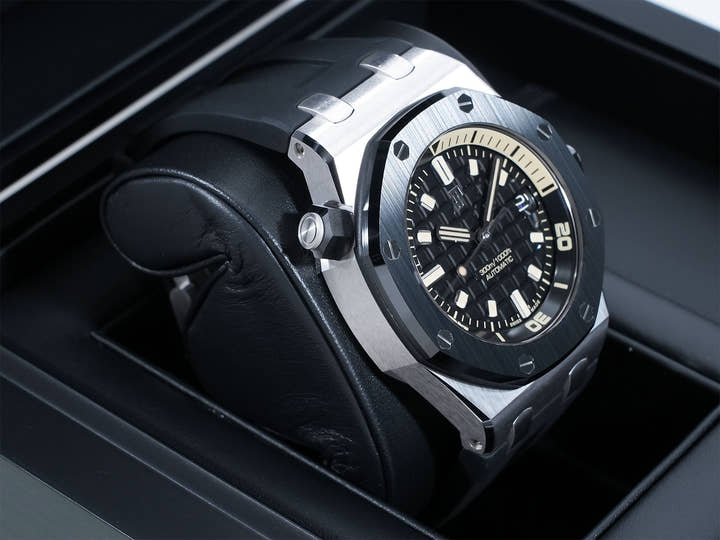 Audemars Piguet Royal Oak Offshore Diver Ref. 15720CN.OO.A002CA.01 White Gold Black Dial