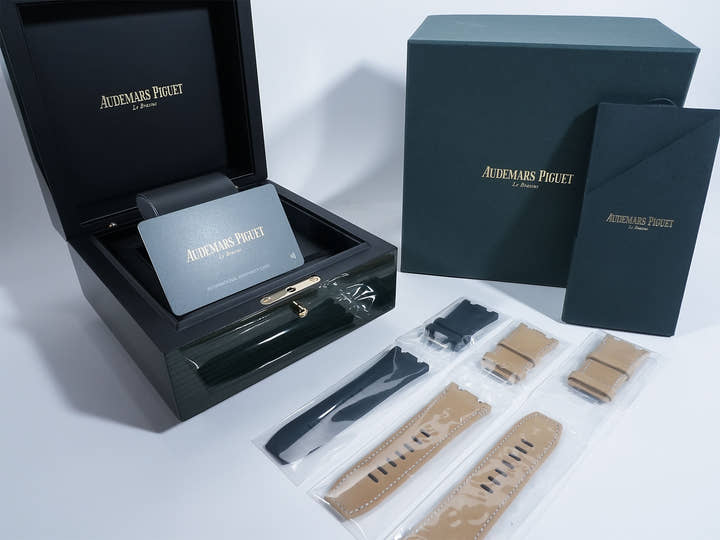 Audemars Piguet Royal Oak Offshore Diver Ref. 15720CN.OO.A002CA.01 White Gold Black Dial