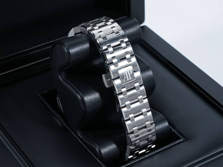 Audemars Piguet Royal Oak Offshore Chronograph Ref. 26237ST.OO.1000ST.01 Stainless Steel Blue Dial