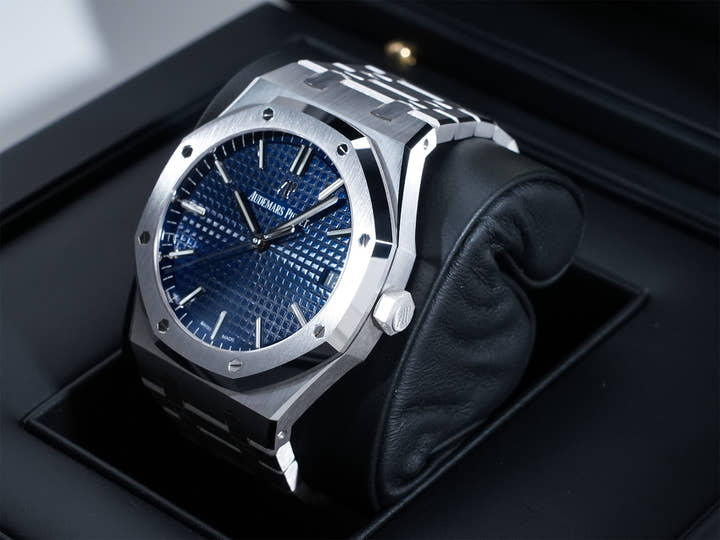 Audemars Piguet Royal Oak Ref. 15503BC.OO.1220BC.01 White Gold Blue Dial
