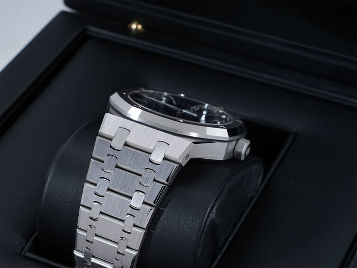 Audemars Piguet Royal Oak Ref. 15503BC.OO.1220BC.01 White Gold Blue Dial