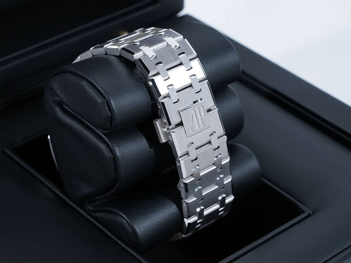 Audemars Piguet Royal Oak Ref. 15503BC.OO.1220BC.01 White Gold Blue Dial