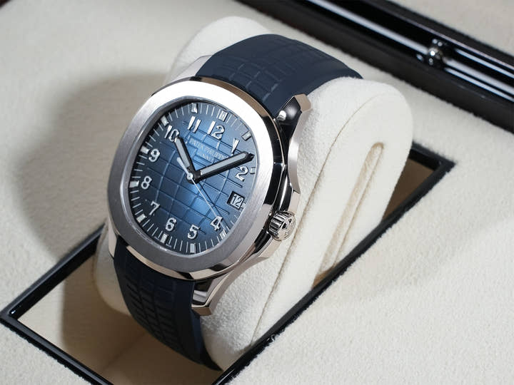 パテックフィリップ アクアノート Ref.5168G-001 ホワイトゴールド ミッドナイトブルー文字盤