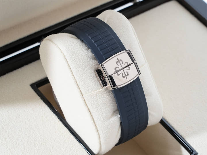 パテックフィリップ アクアノート Ref.5168G-001 ホワイトゴールド ミッドナイトブルー文字盤