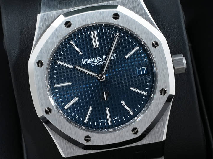 Audemars Piguet Royal Oak Jumbo Extra-Thin Ref. 16202ST.OO.1240ST.02 Stainless Steel Night Blue Dial