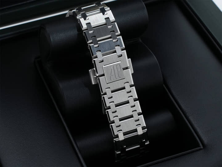 Audemars Piguet Royal Oak Jumbo Extra-Thin Ref. 16202ST.OO.1240ST.02 Stainless Steel Night Blue Dial