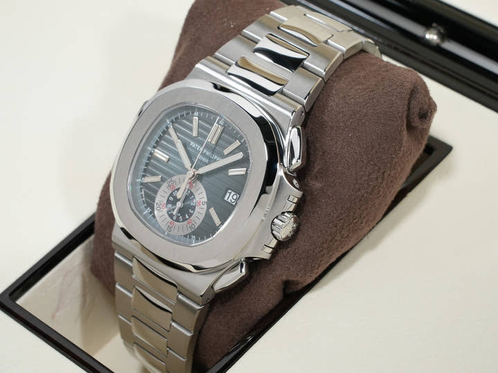 パテックフィリップ ノーチラス クロノグラフ Ref.5980/1A-001 ステンレススチール ブルー文字盤