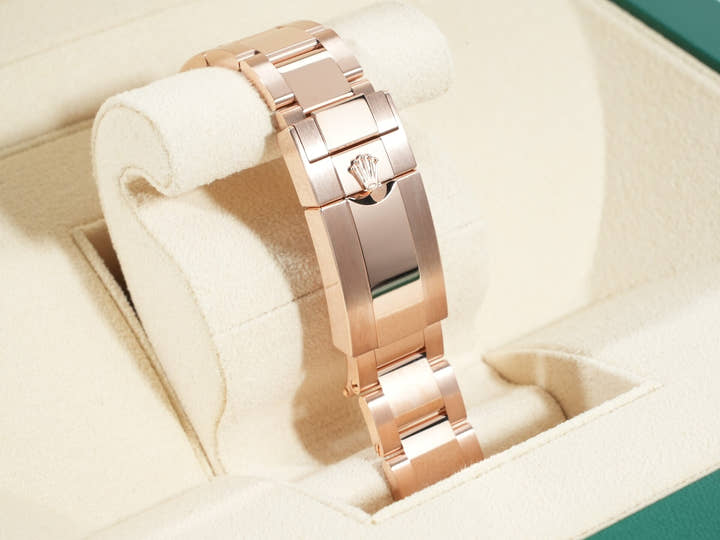 ロレックス デイトナ Ref.126505 エバーローズゴールド サンダストxブライトブラック文字盤