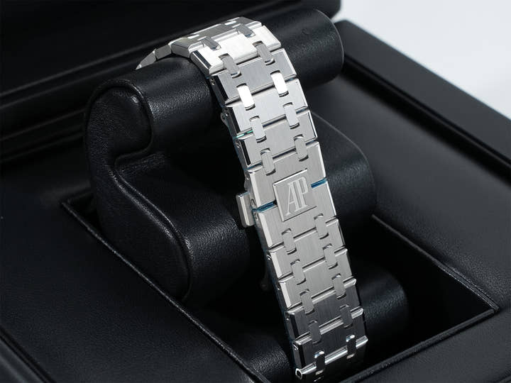 オーデマピゲ ロイヤルオーク Ref.15503BC.OO.1220BC.01 ホワイトゴールド ブルー文字盤