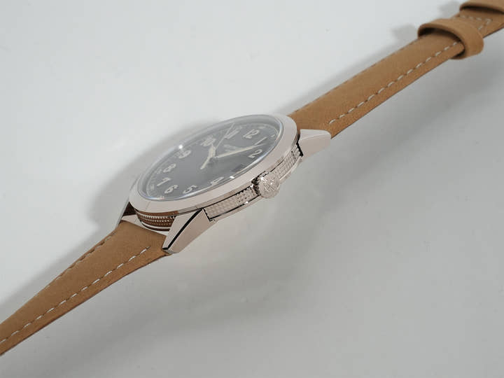 パテックフィリップ カラトラバ Ref.5226G-001 ホワイトゴールド ブラックグラデーションのテクスチャード ラック アントラサイト文字盤