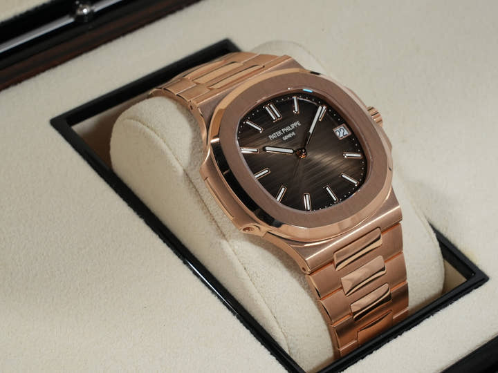 パテックフィリップ ノーチラス Ref.5711/1R-001 ローズゴールド ブラウン・ブラック・グラデーション文字盤