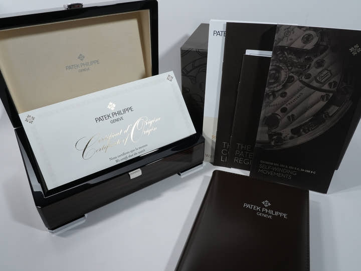 パテックフィリップ ノーチラス Ref.5711/1R-001 ローズゴールド ブラウン・ブラック・グラデーション文字盤